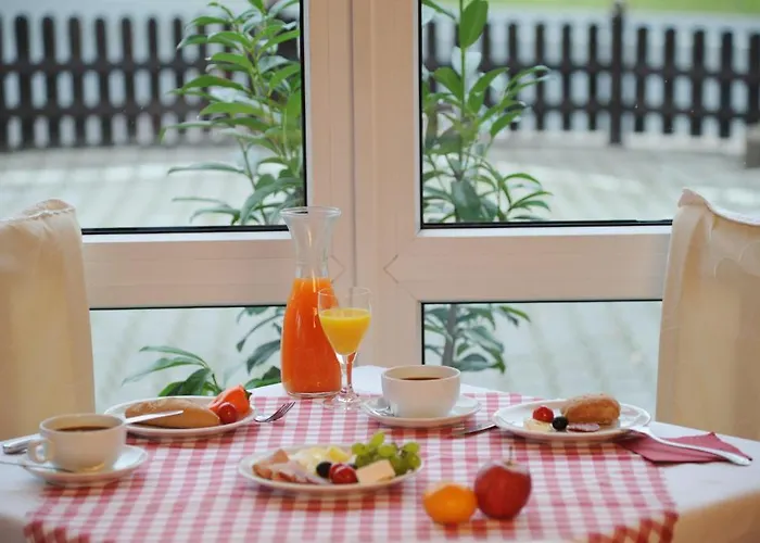 Hotel Restaurant Kaminstube 3*