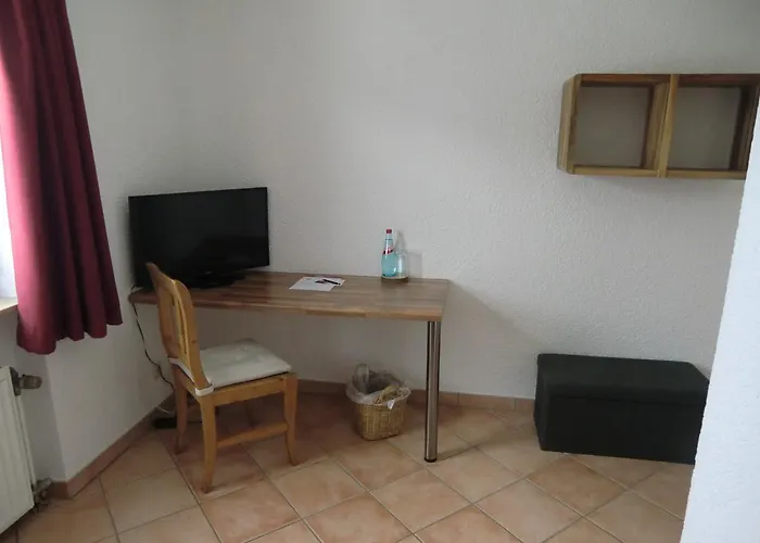 Hotel Restaurant Kaminstube 3*