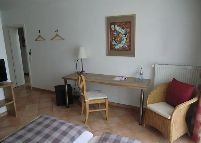 Hotel Restaurant Kaminstube 3*